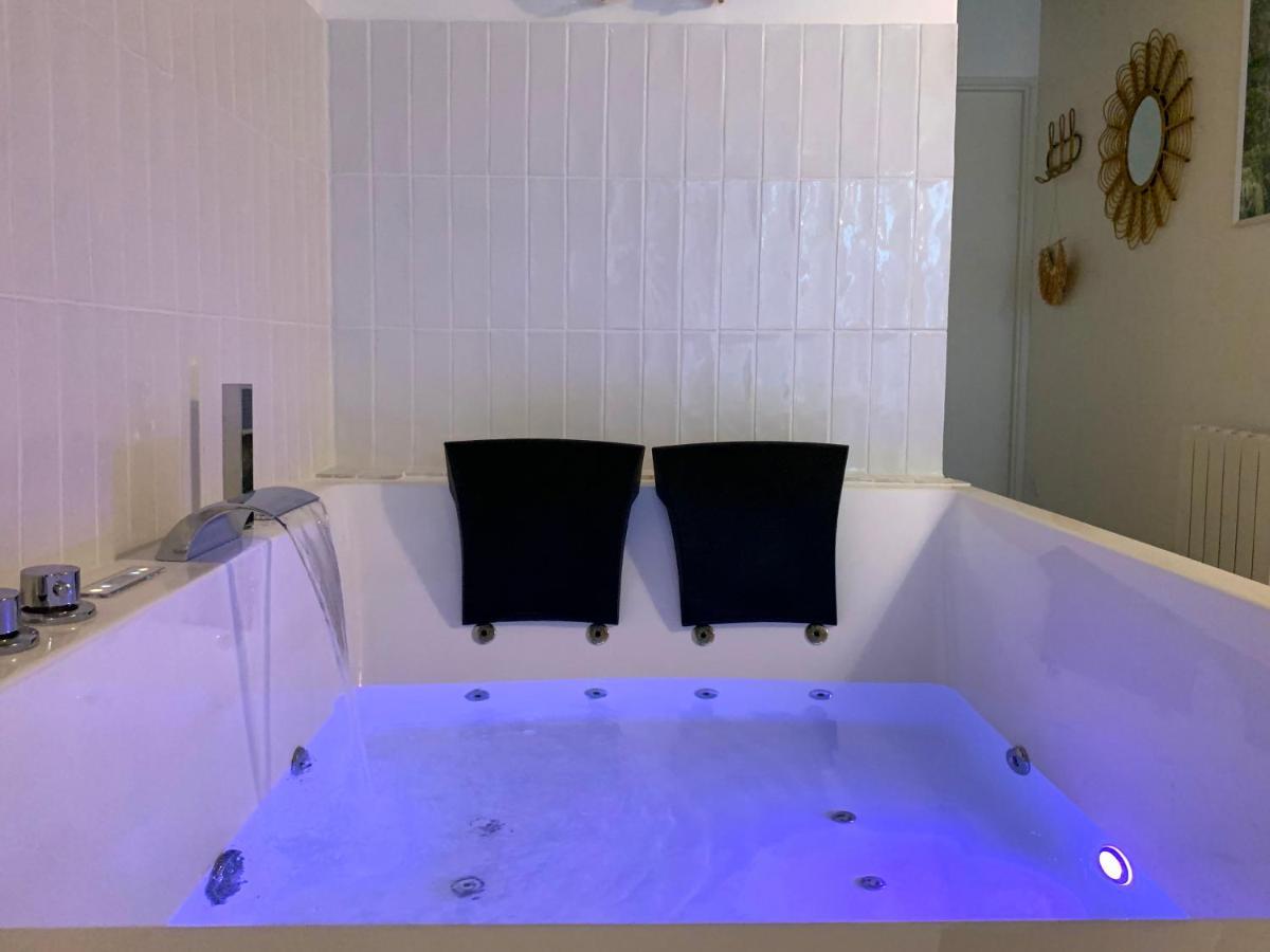 Bali Serenity Balneo Et Lit Rond Lagnieu Екстериор снимка